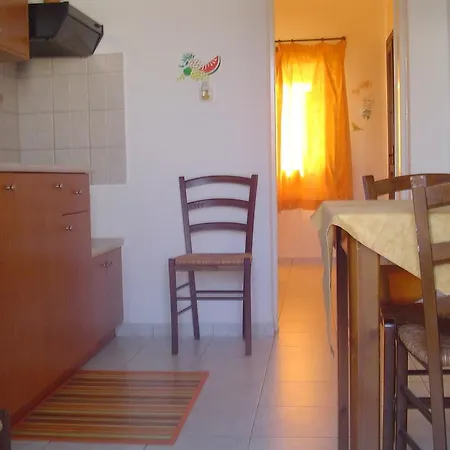 Apartamento Kiveli Mílatos Habitación foto